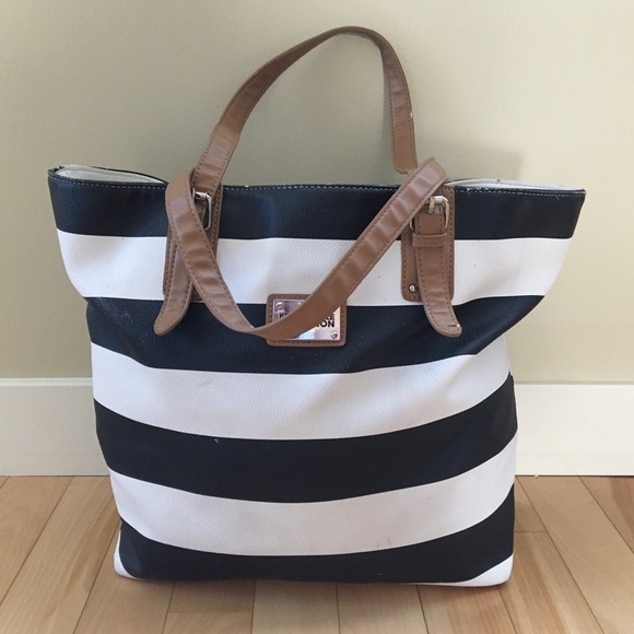 Kenneth Cole Reaction Tote - Picture 2 of 12